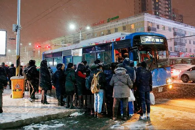 Залуучууд нийтийн тээврээр зорчихоос эмээх болжээ